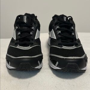 Reebok Running Shoe Mens US 12.    NEW. V56298